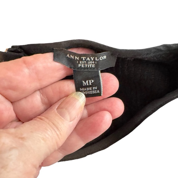 Ann Taylor Size Medium Petite Black Polyester Tank w Sequin/Bobble Detailing - Picture 8 of 10